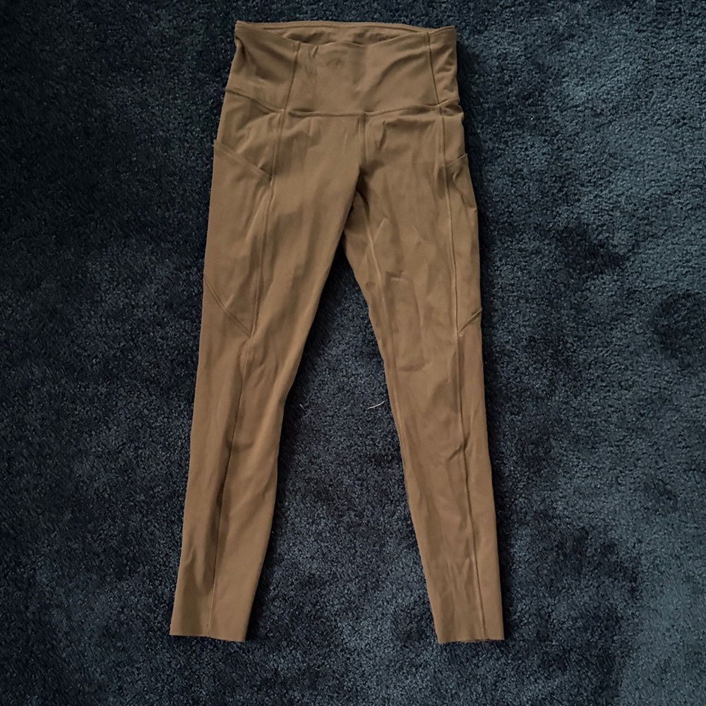 Lulu Women's olive green leggings